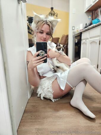 bumblebieve Голі Зливи OnlyFans Фото 10
