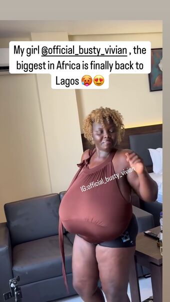 Busty Vivian Голі Зливи OnlyFans Фото 52