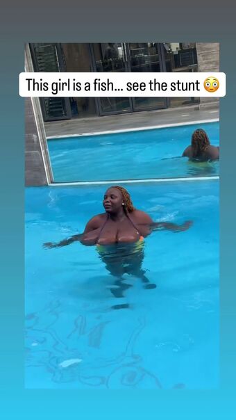 Busty Vivian Голі Зливи OnlyFans Фото 55