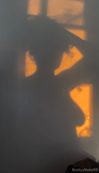 bustyybabe69 Голі Зливи OnlyFans Фото 4