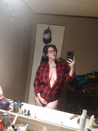 buxombat Голі Зливи OnlyFans Фото 6