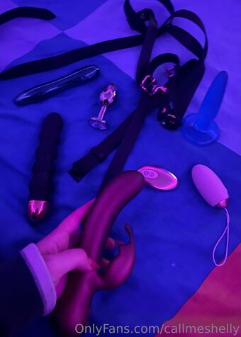 callmeshelly Голі Зливи OnlyFans Фото 17