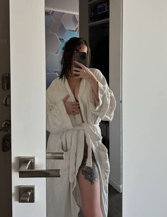 Camilla Голі Зливи OnlyFans Фото 125