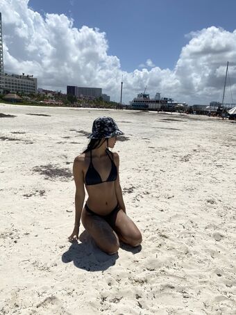 carolcor21 Голі Зливи OnlyFans Фото 10