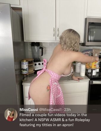Cassi ASMR Голі Зливи OnlyFans Фото 3