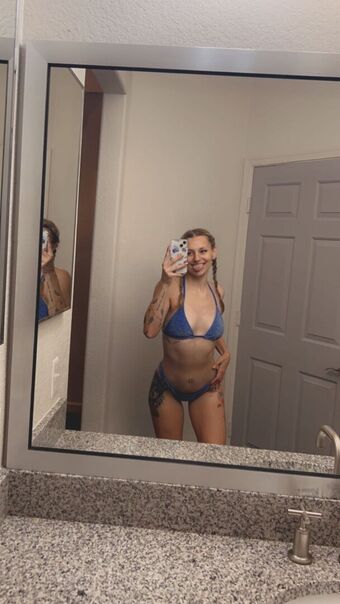 ccliciouss Голі Зливи OnlyFans Фото 28