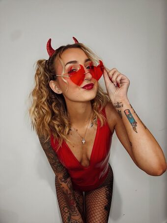Cecelane Голі Зливи OnlyFans Фото 11
