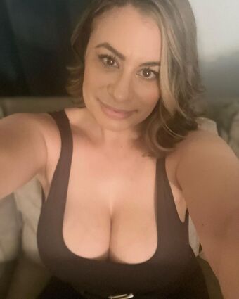 Cecilia Голі Зливи OnlyFans Фото 15