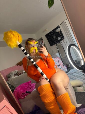 CelestialJoyce Голі Зливи OnlyFans Фото 30