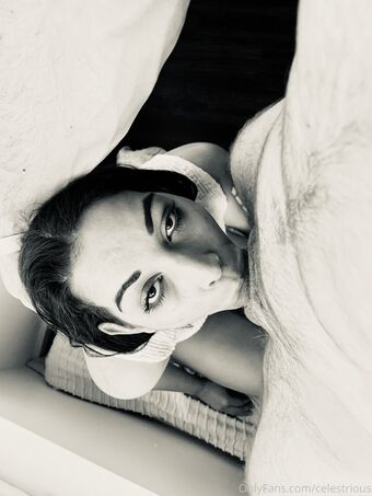 celestrious Голі Зливи OnlyFans Фото 35