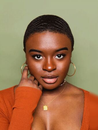 Celia Rose Gooding Голі Зливи OnlyFans Фото 1