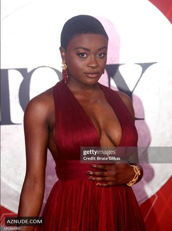 Celia Rose Gooding Голі Зливи OnlyFans Фото 5