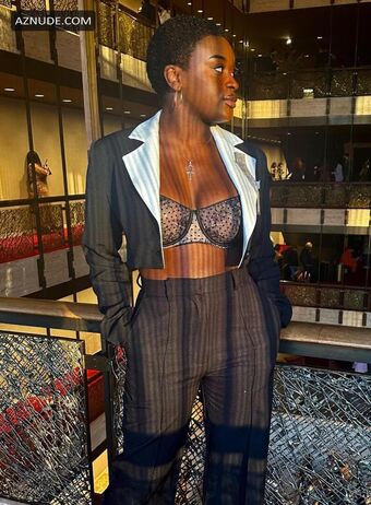 Celia Rose Gooding Голі Зливи OnlyFans Фото 6