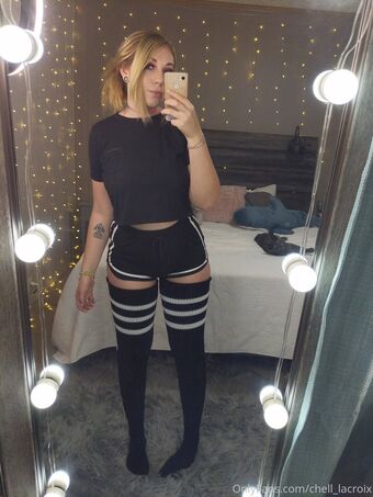 Chellrose Голі Зливи OnlyFans Фото 4