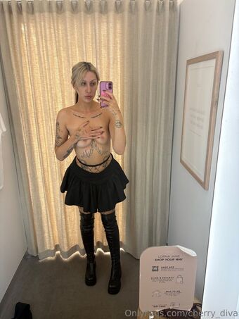 cherry_diva Голі Зливи OnlyFans Фото 19