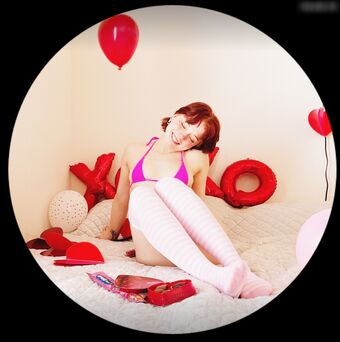 cherrygrlfrnd Голі Зливи OnlyFans Фото 9