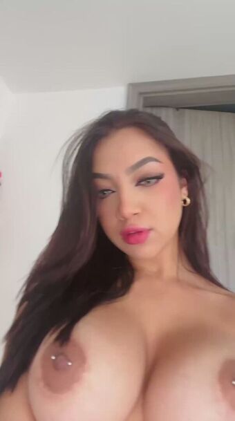 cheryllovingg Голі Зливи OnlyFans Фото 10