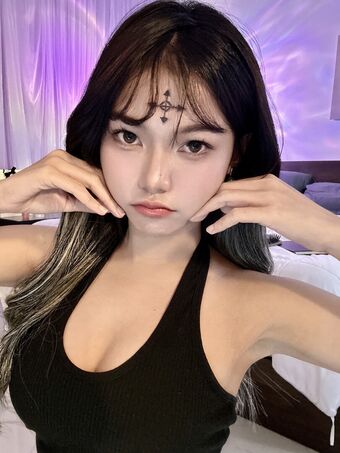 Chippu Голі Зливи OnlyFans Фото 106
