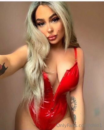 chlo1 Голі Зливи OnlyFans Фото 2