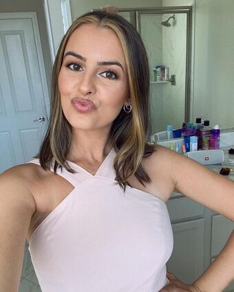 Cimorelli Голі Зливи OnlyFans Фото 8