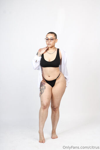 citrus Голі Зливи OnlyFans Фото 4