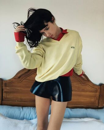 Clairo Голі Зливи OnlyFans Фото 140