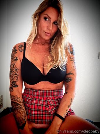 cleobeby Голі Зливи OnlyFans Фото 10