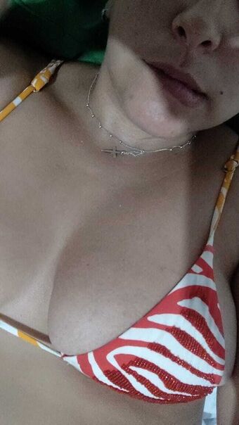 cleopatramalbec Голі Зливи OnlyFans Фото 1