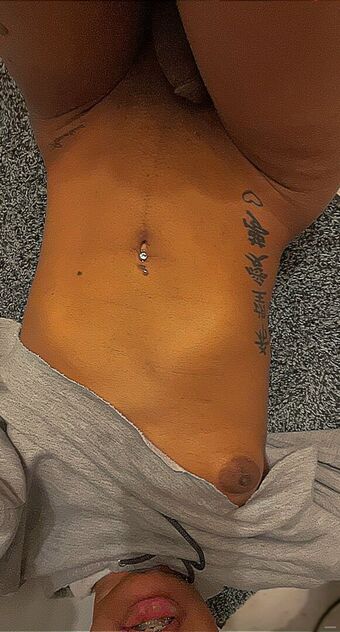 cloudyvi_ Голі Зливи OnlyFans Фото 5