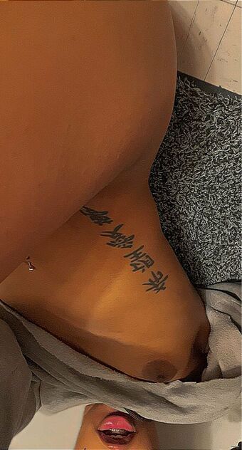 cloudyvi_ Голі Зливи OnlyFans Фото 7