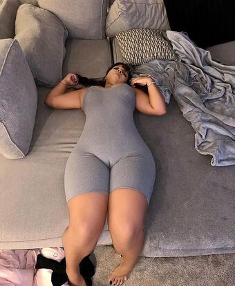 Codly Plays Голі Зливи OnlyFans Фото 4