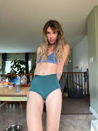 colbybea Голі Зливи OnlyFans Фото 150