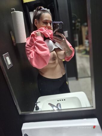 corirose Голі Зливи OnlyFans Фото 6