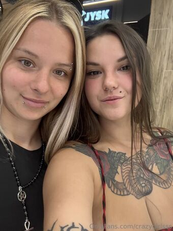 crazygirlsss Голі Зливи OnlyFans Фото 4