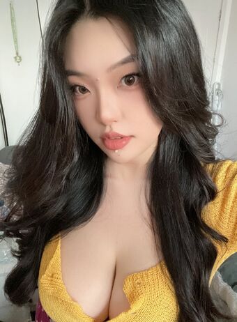 Cream Голі Зливи OnlyFans Фото 2