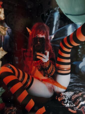 Cryptidelf Голі Зливи OnlyFans Фото 3