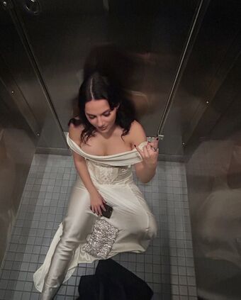 Dafne Keen Голі Зливи OnlyFans Фото 317