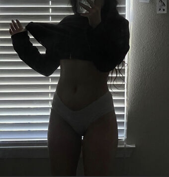 Daisybegin Голі Зливи OnlyFans Фото 1