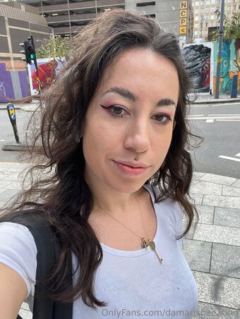 damarisbeeating Голі Зливи OnlyFans Фото 19