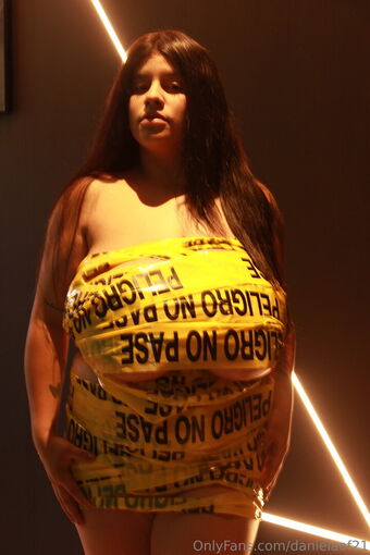 danielaof21 Голі Зливи OnlyFans Фото 39