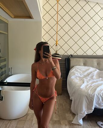 Danielle Metz Голі Зливи OnlyFans Фото 7