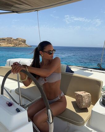 Danielle Metz Голі Зливи OnlyFans Фото 10