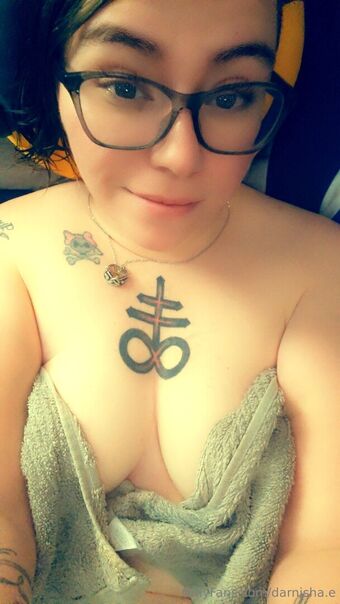 darnisha.e Голі Зливи OnlyFans Фото 16