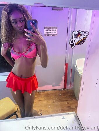 defiantlydeviant Голі Зливи OnlyFans Фото 17