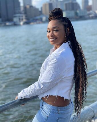 DefinedByKy Голі Зливи OnlyFans Фото 19