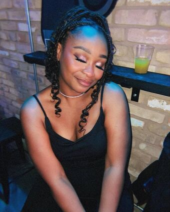 DefinedByKy Голі Зливи OnlyFans Фото 40