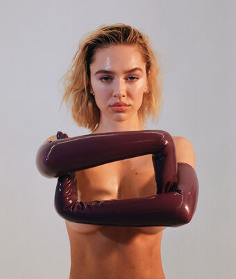 Delilah Belle Голі Зливи OnlyFans Фото 27