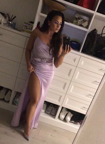 Demi Lovato Голі Зливи OnlyFans Фото 757
