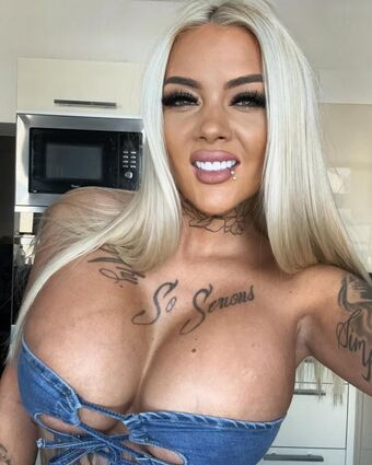 Deminecka Голі Зливи OnlyFans Фото 45