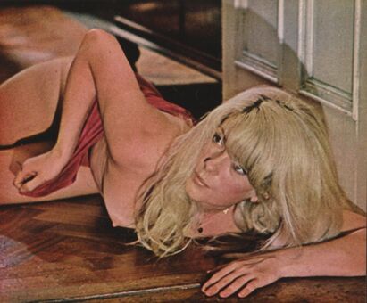 Deneuve Голі Зливи OnlyFans Фото 18